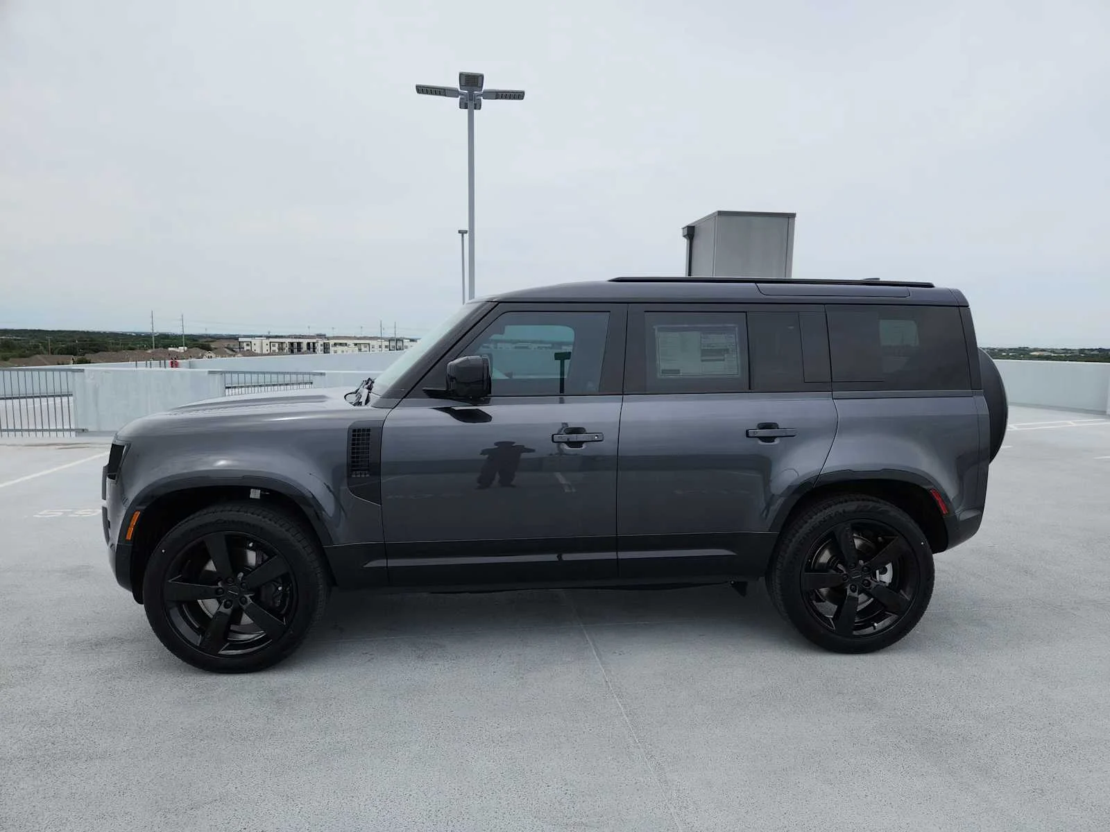 New 2026 Carpathian Grey LAND ROVER X-Dynamic SE image 4