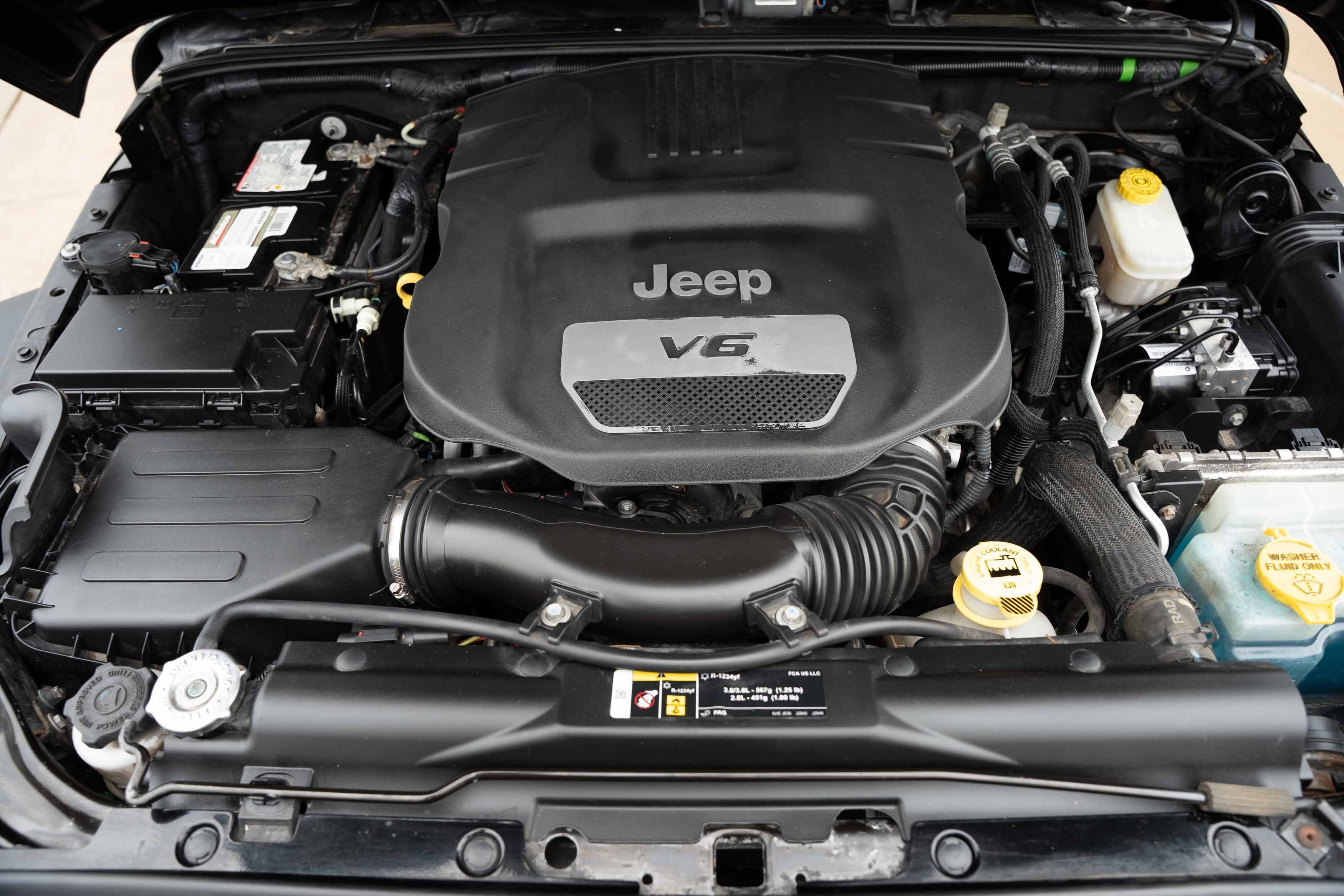 Used 2017 Black Clearcoat Jeep Sport image 26