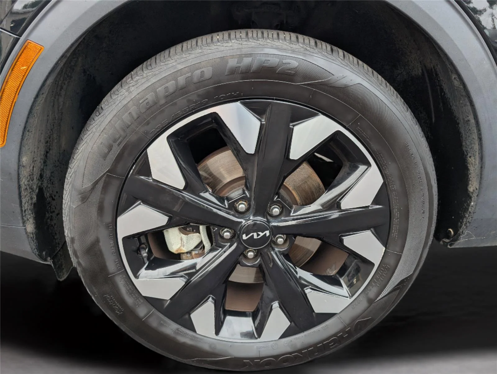Used 2024 Ebony Black Kia X-Line image 36