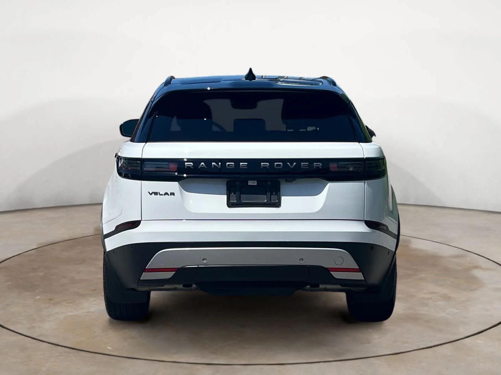 Certified Used 2026 Fuji White Land Rover S image 4