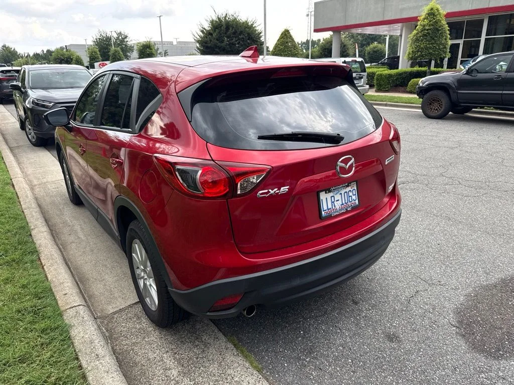 Used 2016 Red Mazda Sport image 9