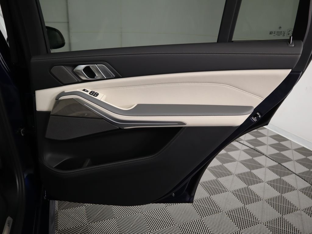 2026 BMW X7 40i - Photo 30
