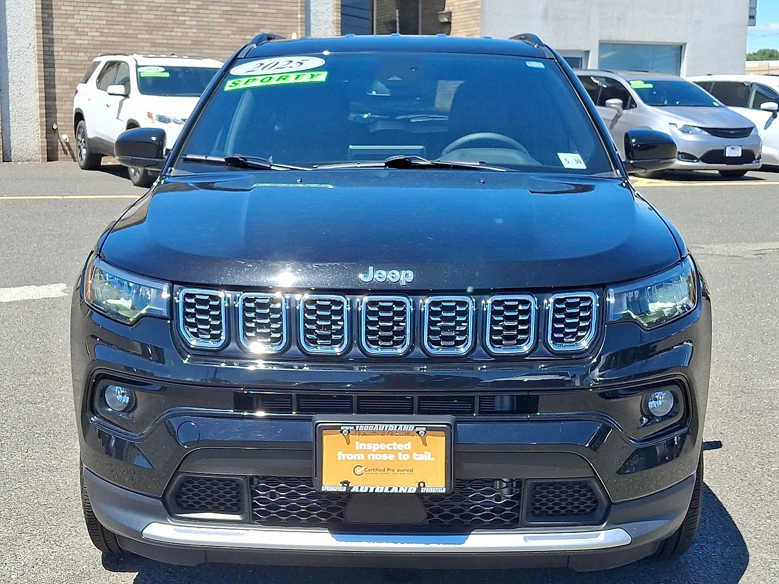Certified Used 2025 Diamond Black Crystal Pearlcoat Jeep Limited image 2