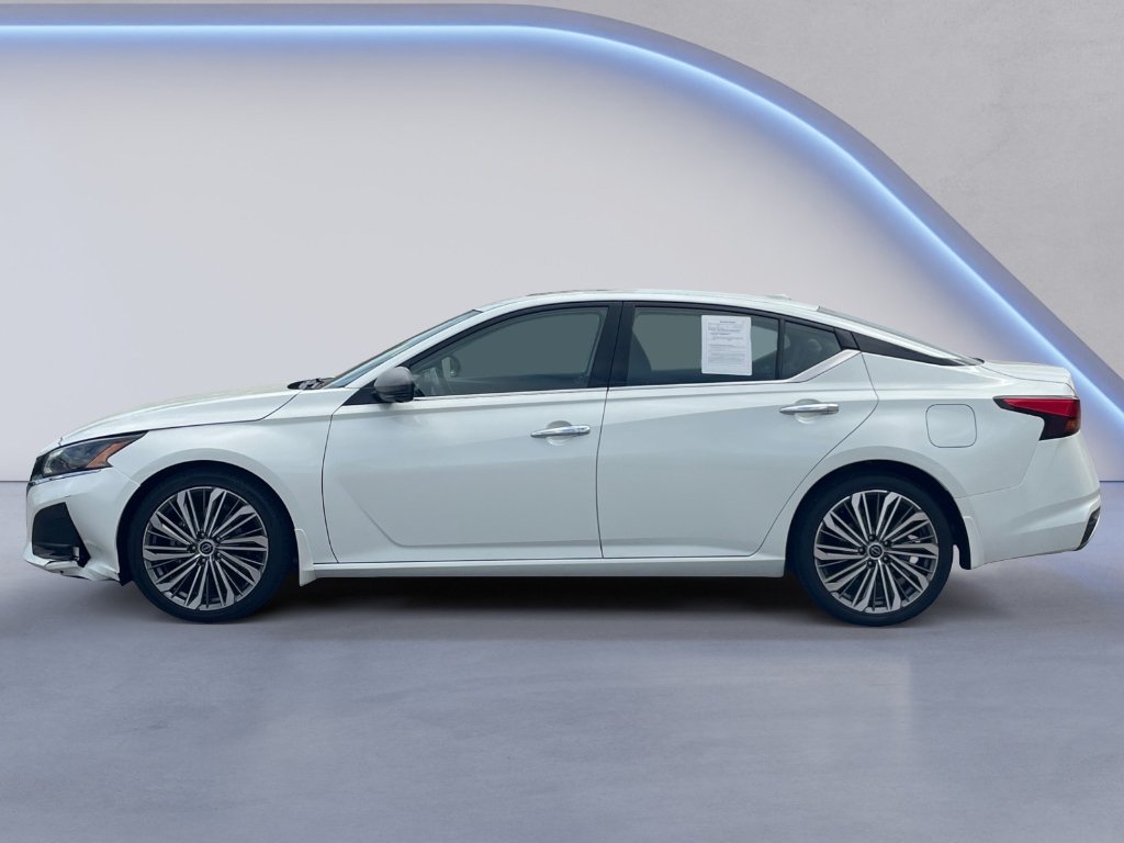 Used 2023 Pearl White Tricoat Nissan 2.5 SL image 22