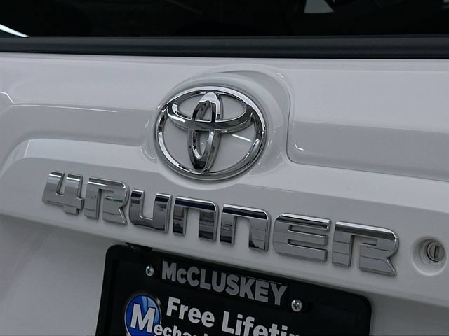 Certified Used 2019 White Toyota SR5 image 37