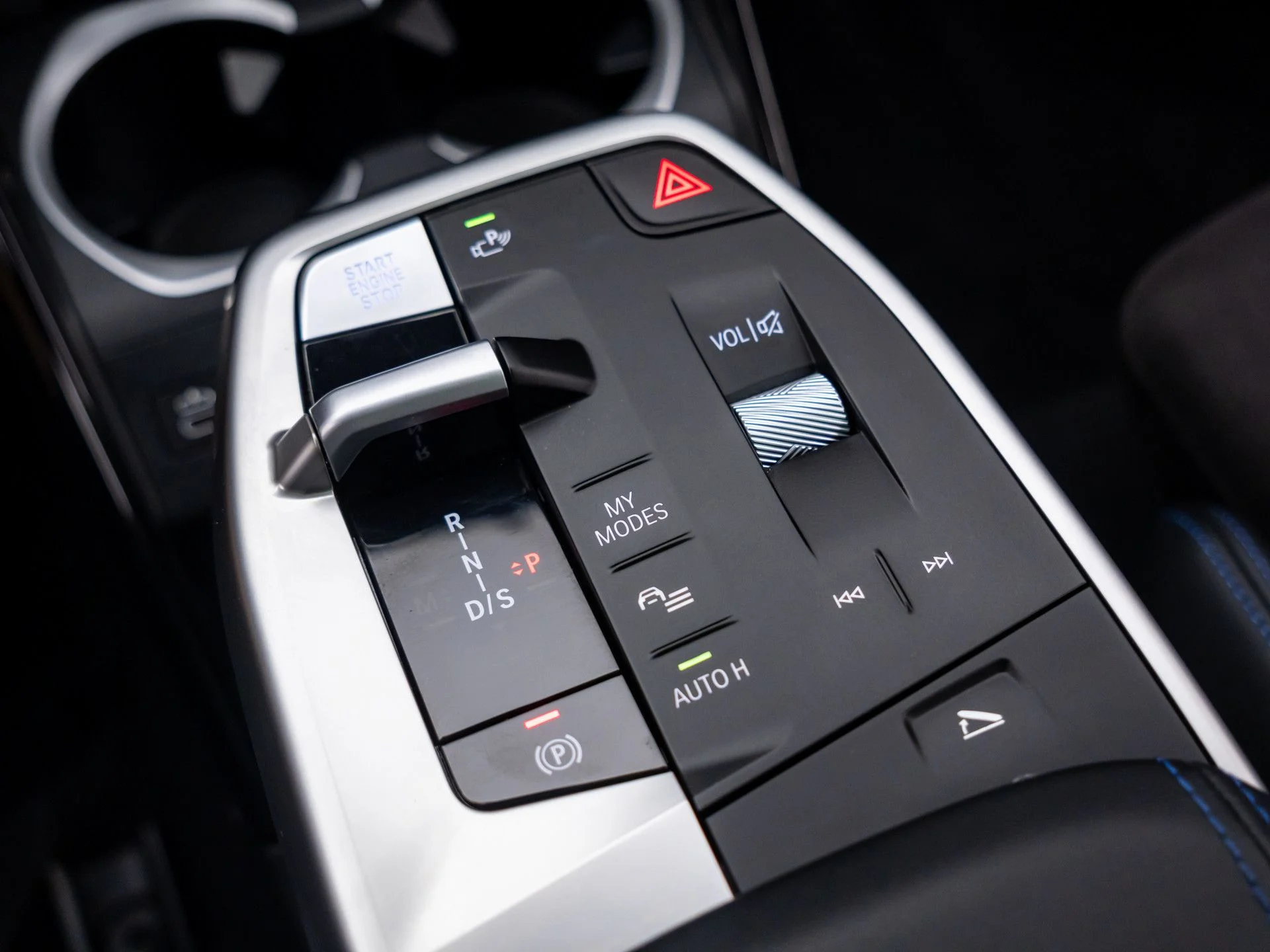 Used 2026 White BMW xDrive28i image 30