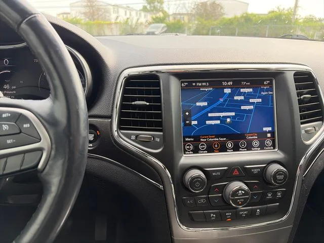 Used 2018 White Jeep Limited image 30