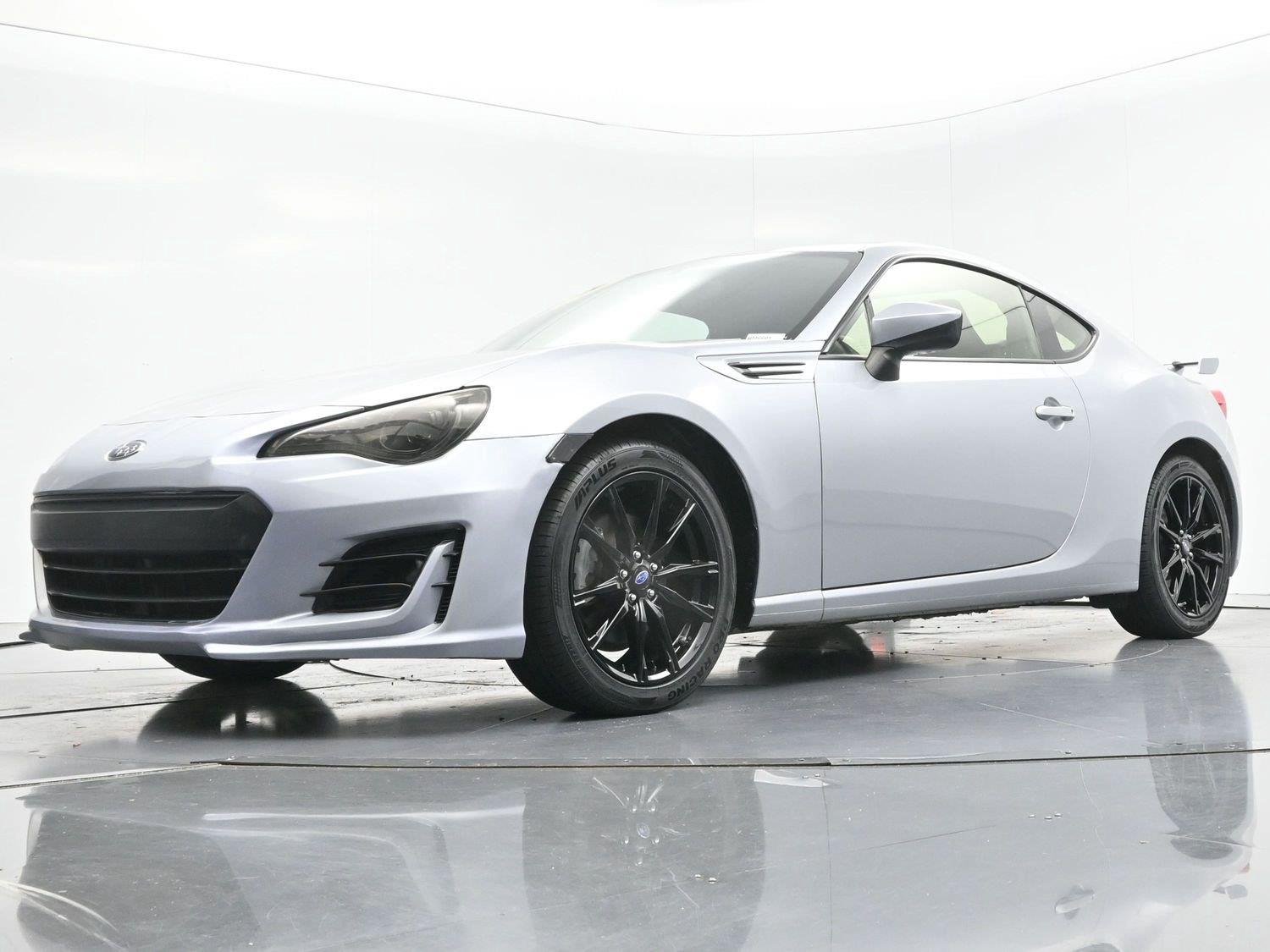 Used 2018  Subaru Premium image 37