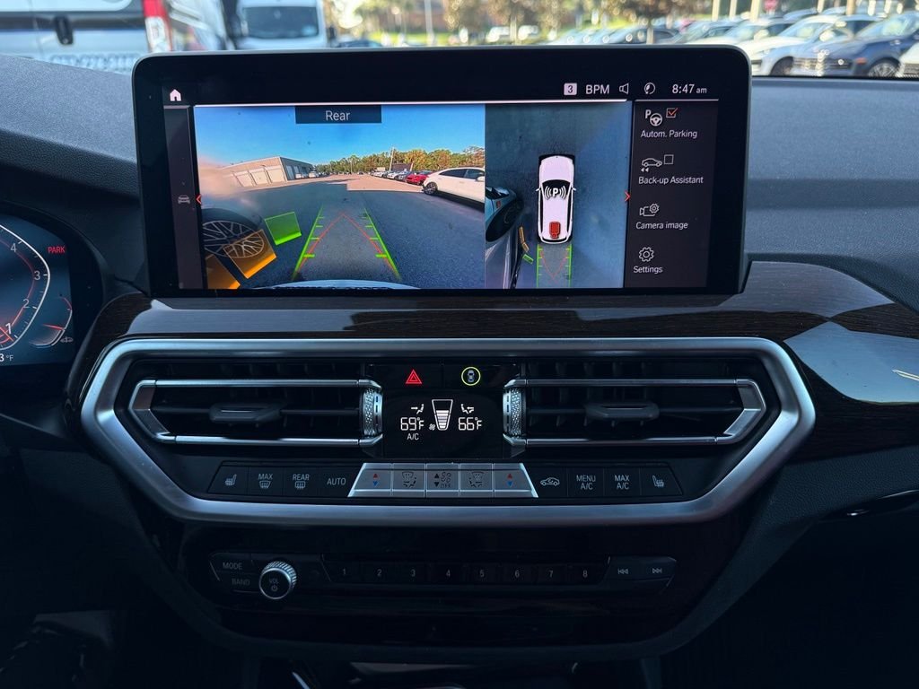 Used 2024 White BMW xDrive30i image 18