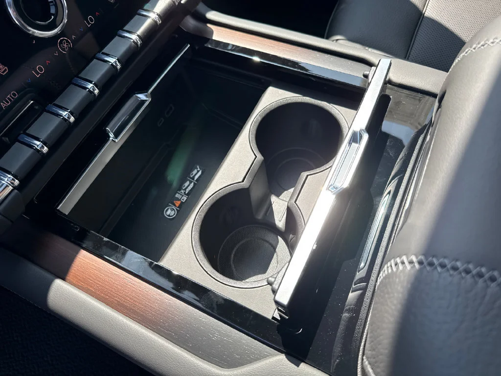 2026 GMC Yukon XL Denali - Photo 25