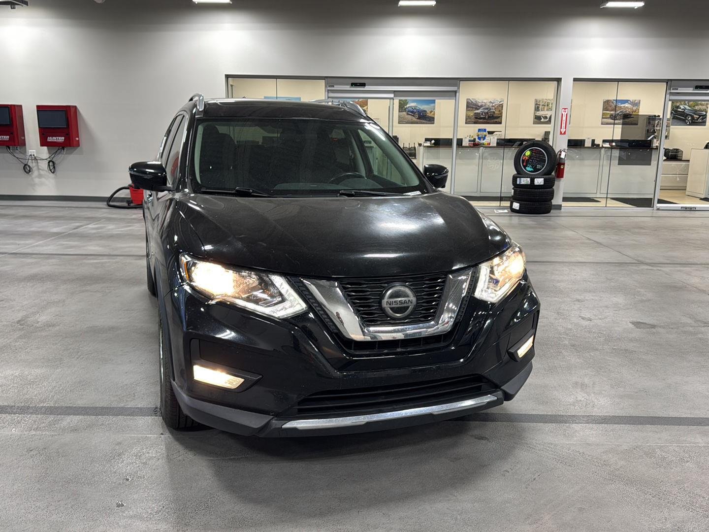 2018 Nissan Rogue SV - Photo 11