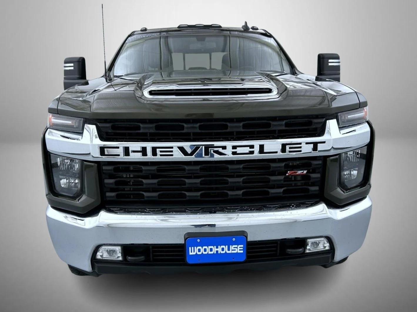 Used 2022 Green Chevrolet LT image 2