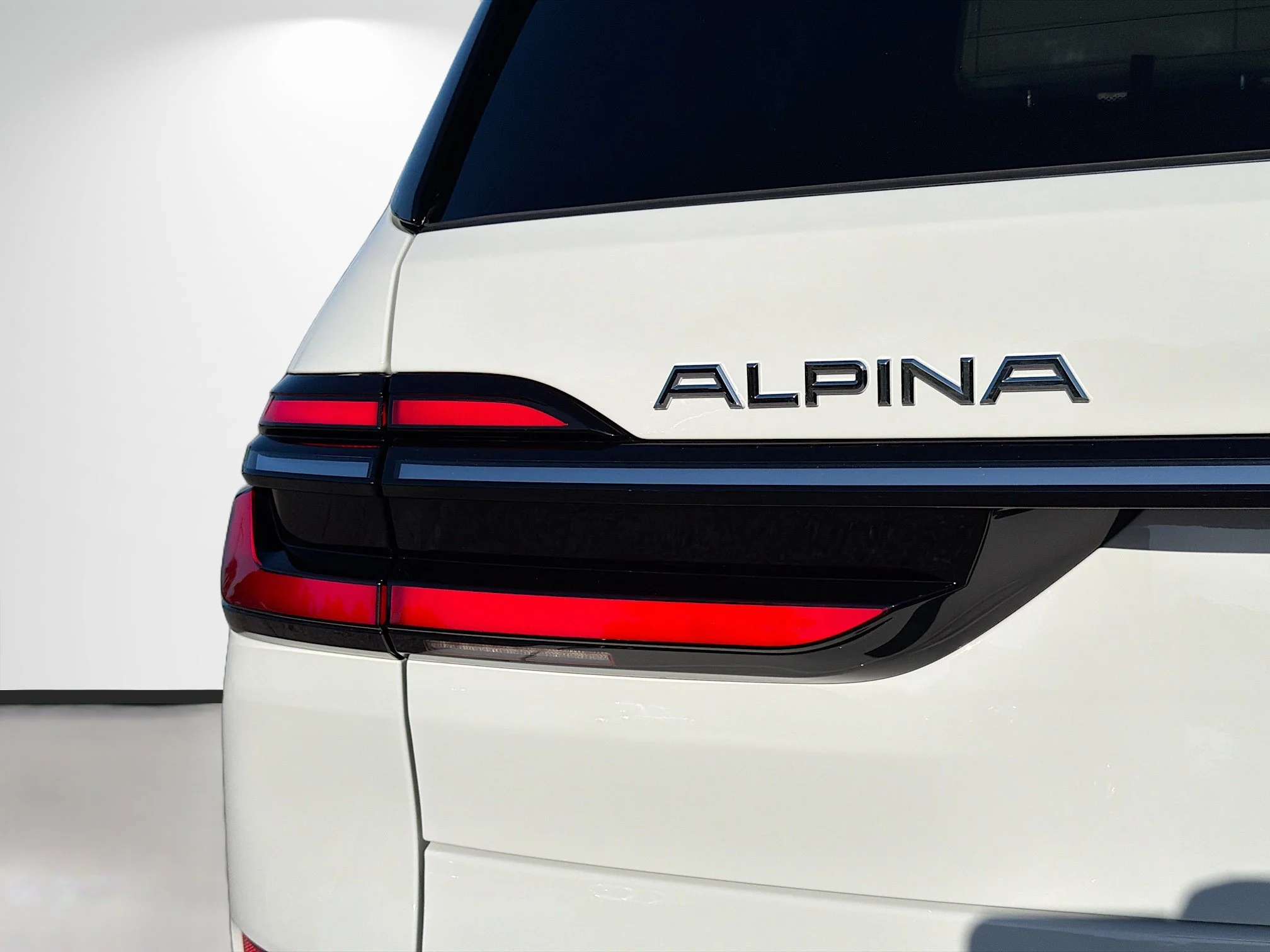 New 2026 Alpine White BMW ALPINA XB7 image 10