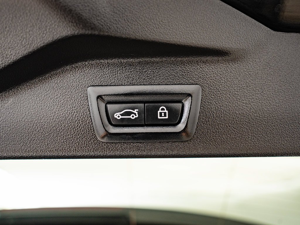 Used 2023 Black Sapphire Metallic BMW xDrive40i image 20