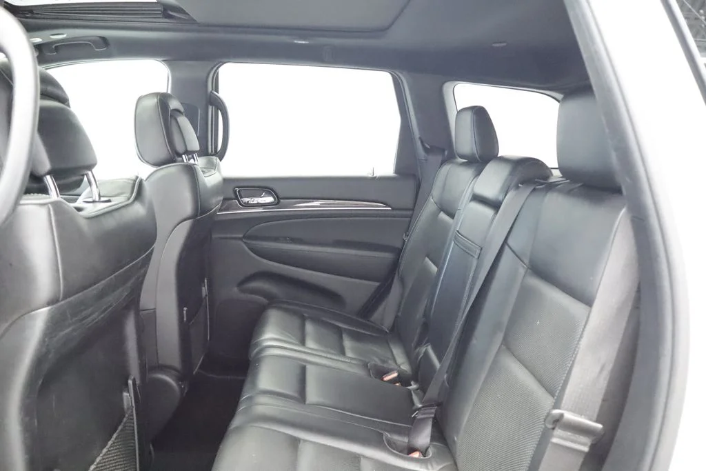Certified Used 2020 White Jeep Overland image 22
