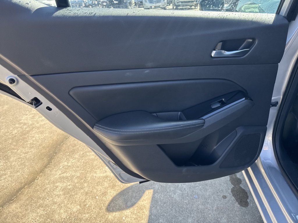 Used 2023 Silver Nissan 2.5 SL image 11