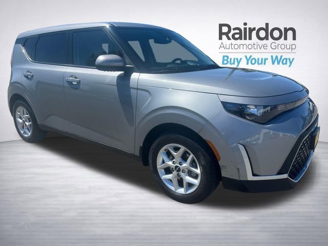 2023 Kia Soul 2.0L S IVT's photo