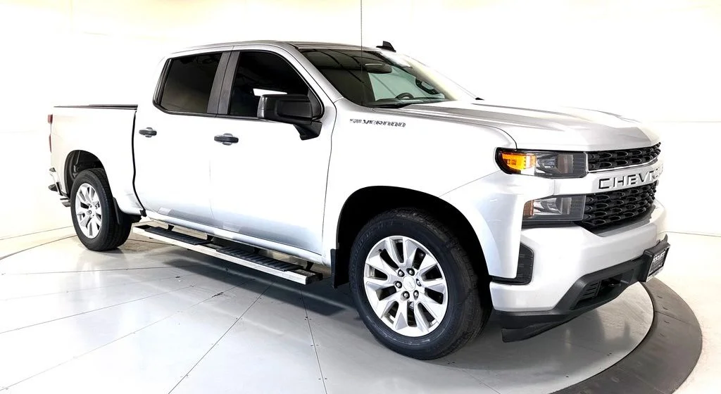 Used 2020 Silver Chevrolet Custom image 1