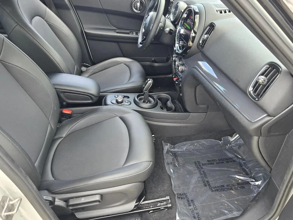 Used 2021 Silver MINI Oxford Edition image 18