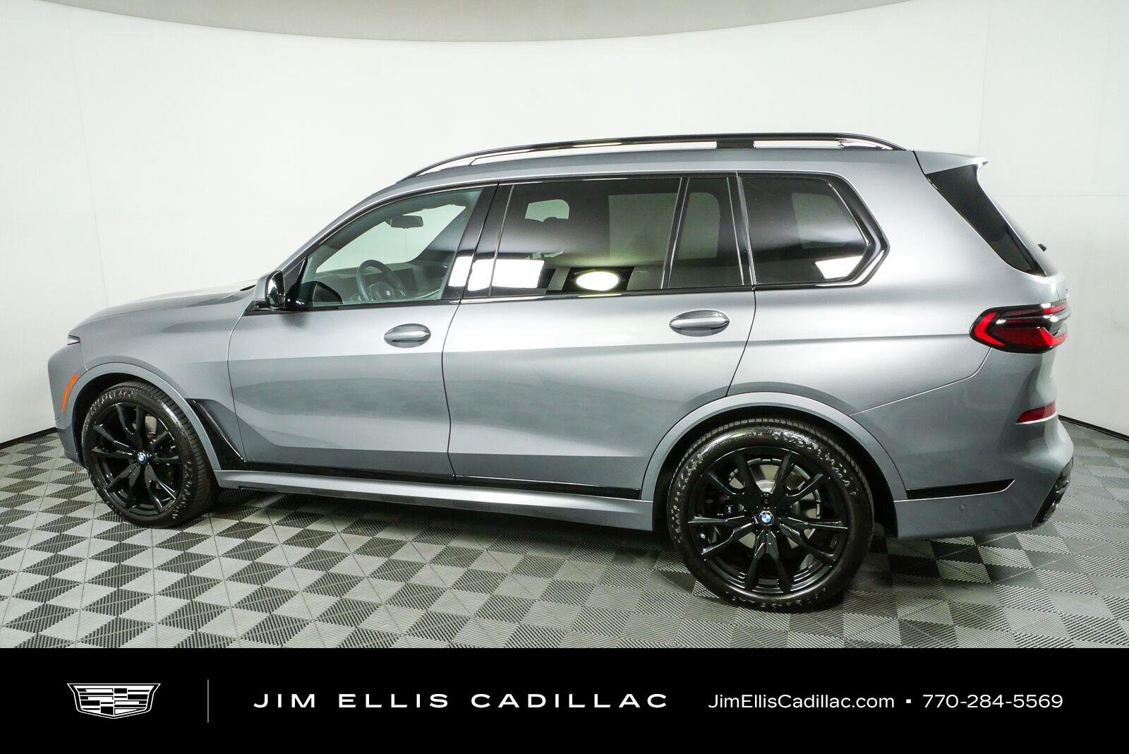 Used 2024 Gray BMW xDrive40i image 31