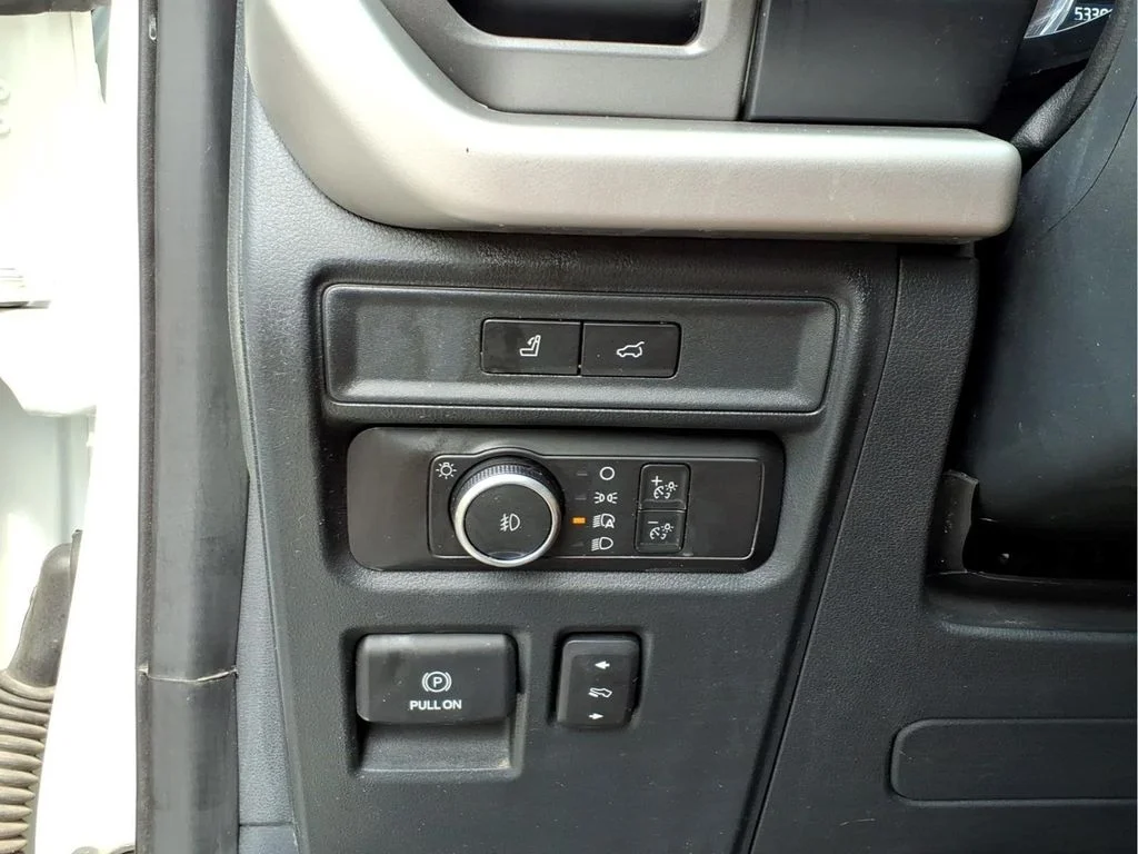 Used 2022 White Ford XLT image 16