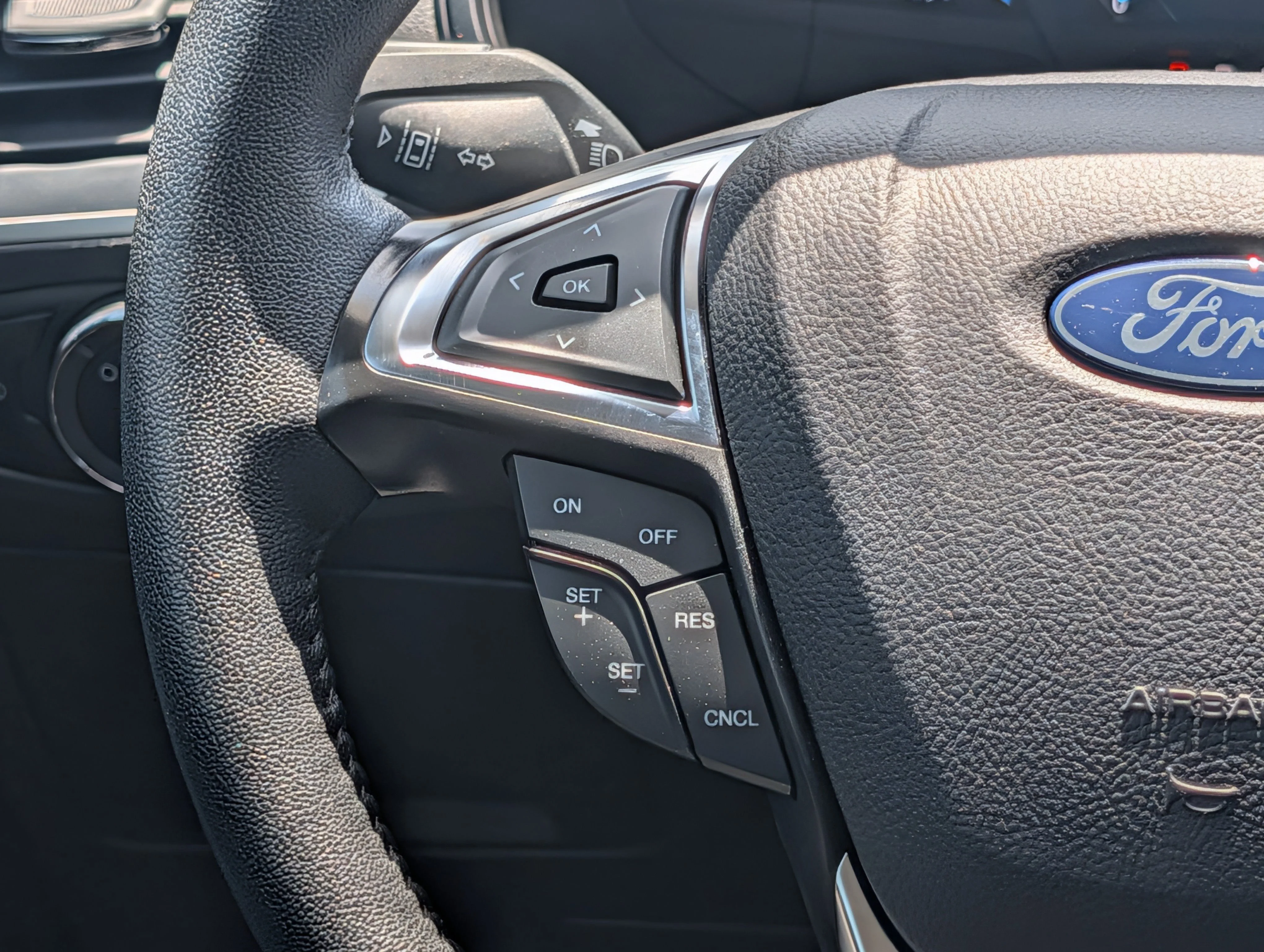 Used 2024 AGATE BLACK METAL Ford SEL image 21