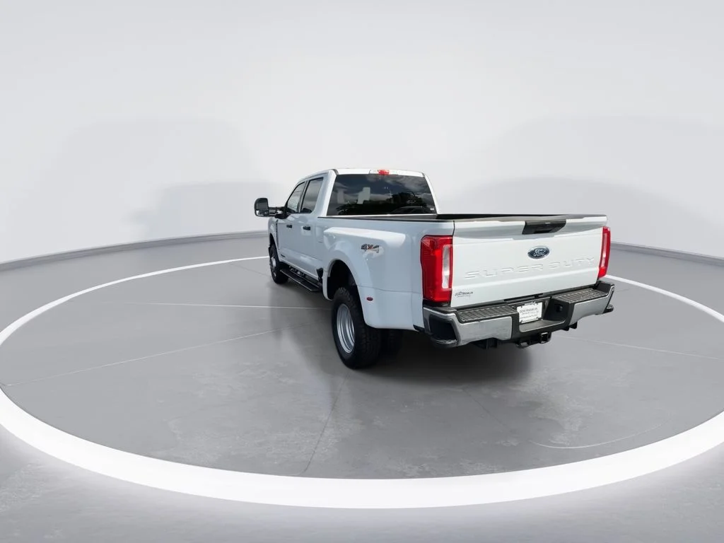 Used 2024 White Ford XLT image 7