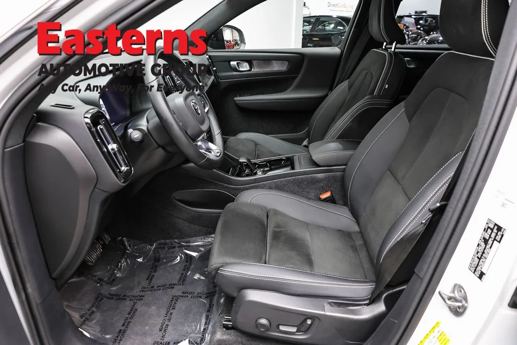 Used 2023 White Volvo Twin Plus image 14