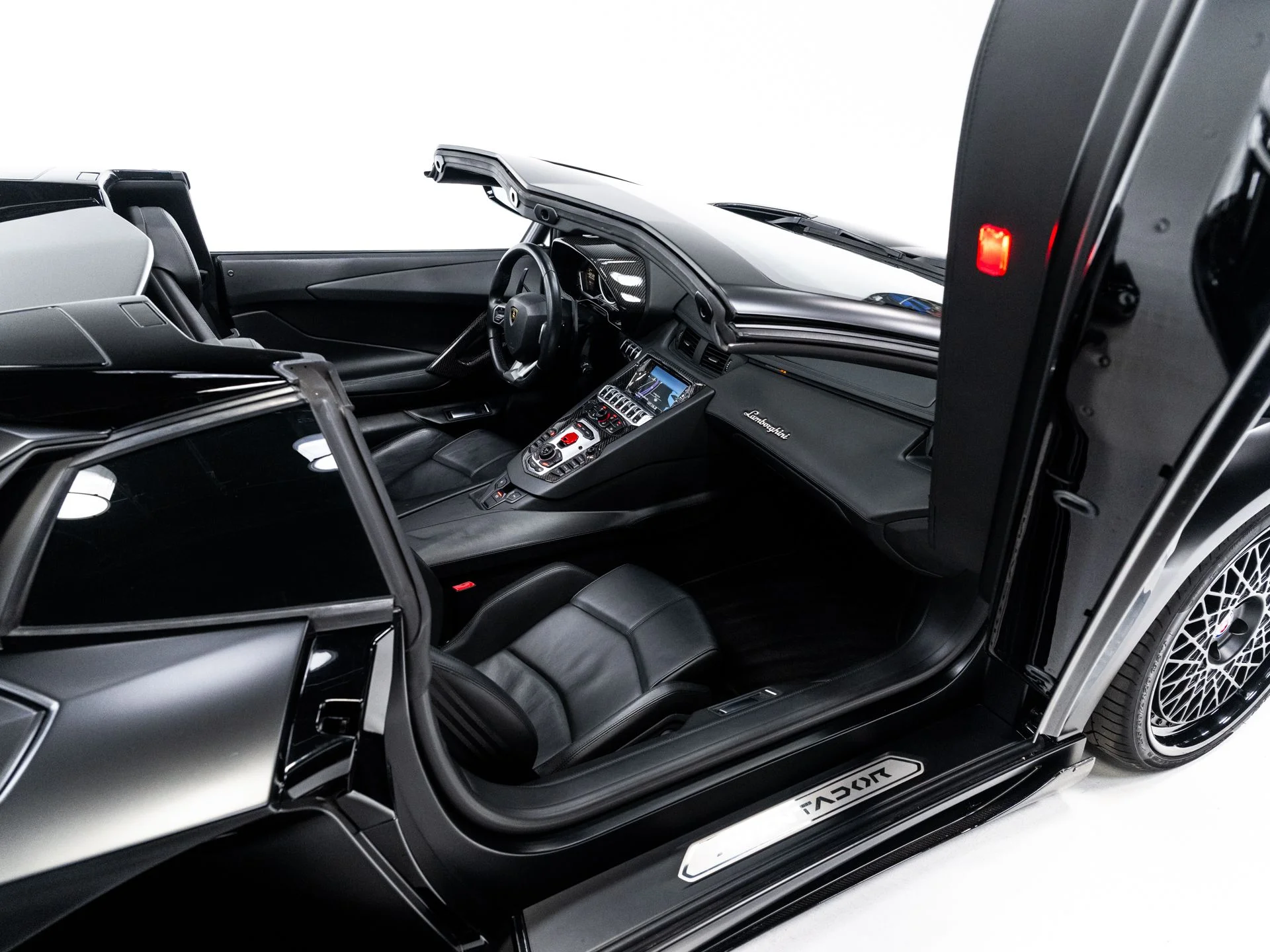 Used 2014  Lamborghini Roadster image 132