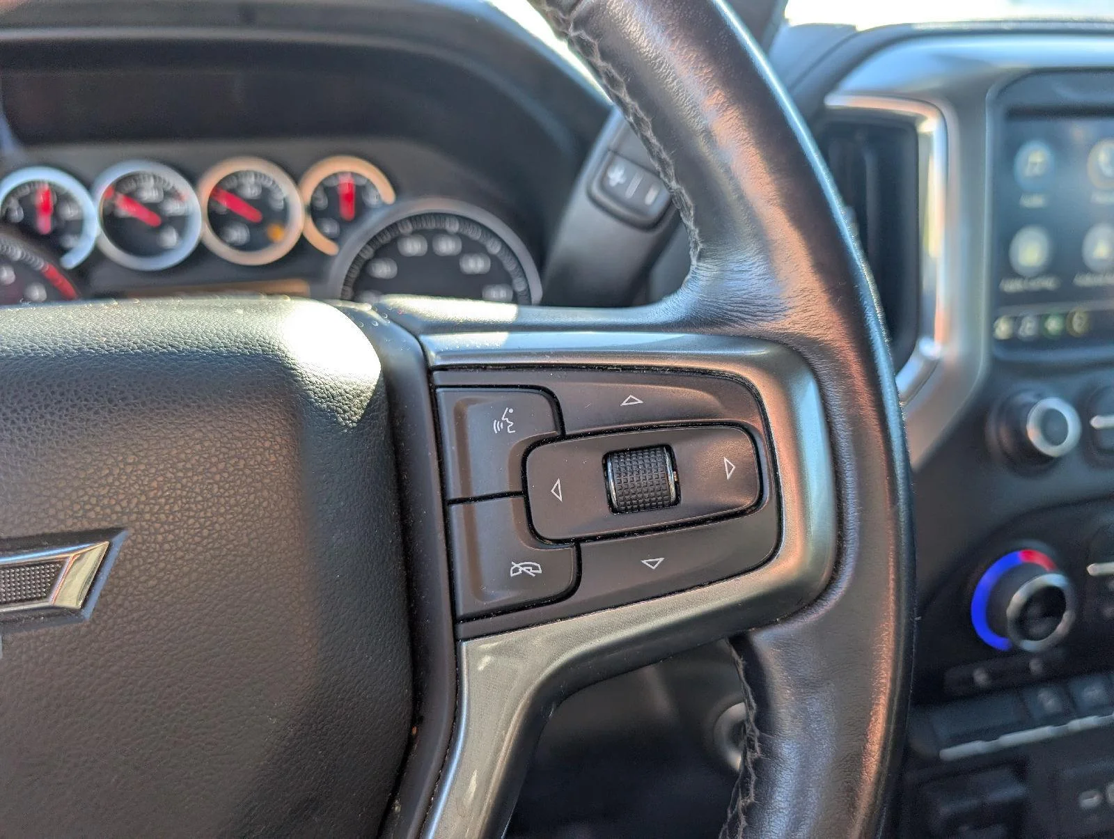 Used 2021 RED HOT Chevrolet LT Trail Boss image 14