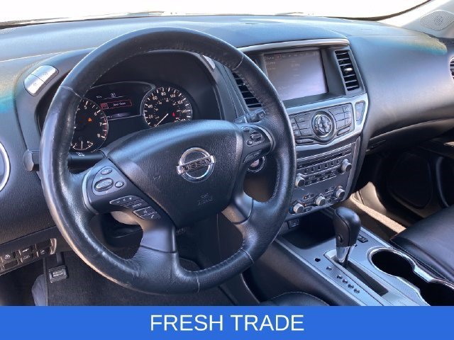 Used 2018 Caspian Blue Nissan SL image 22