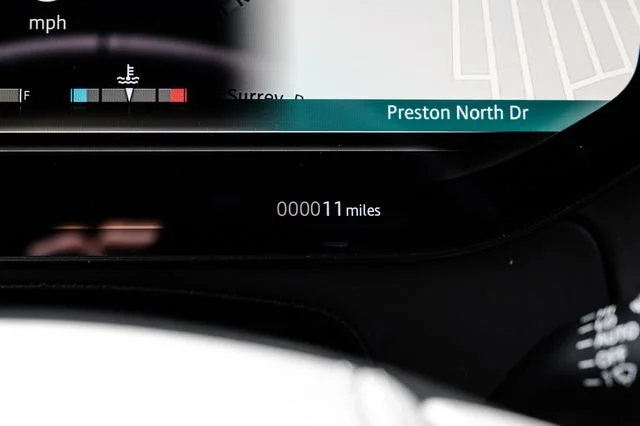 New 2026 Fuji White Land Rover SE image 27
