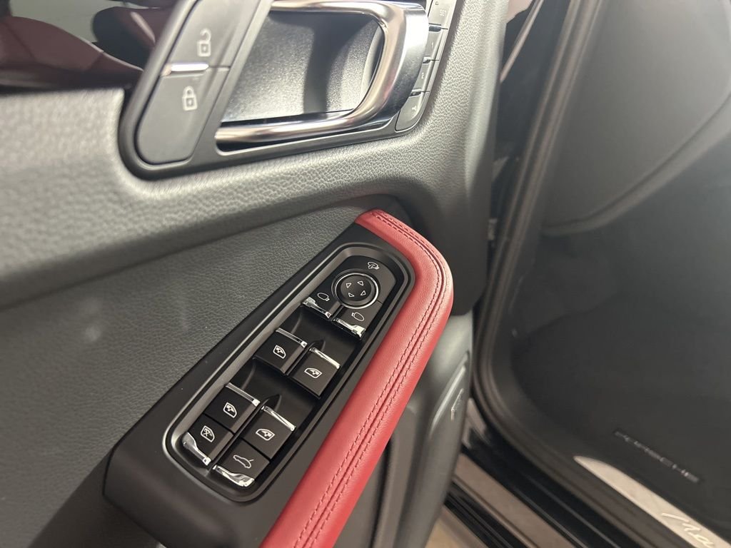 2026 Porsche Macan S - Photo 29