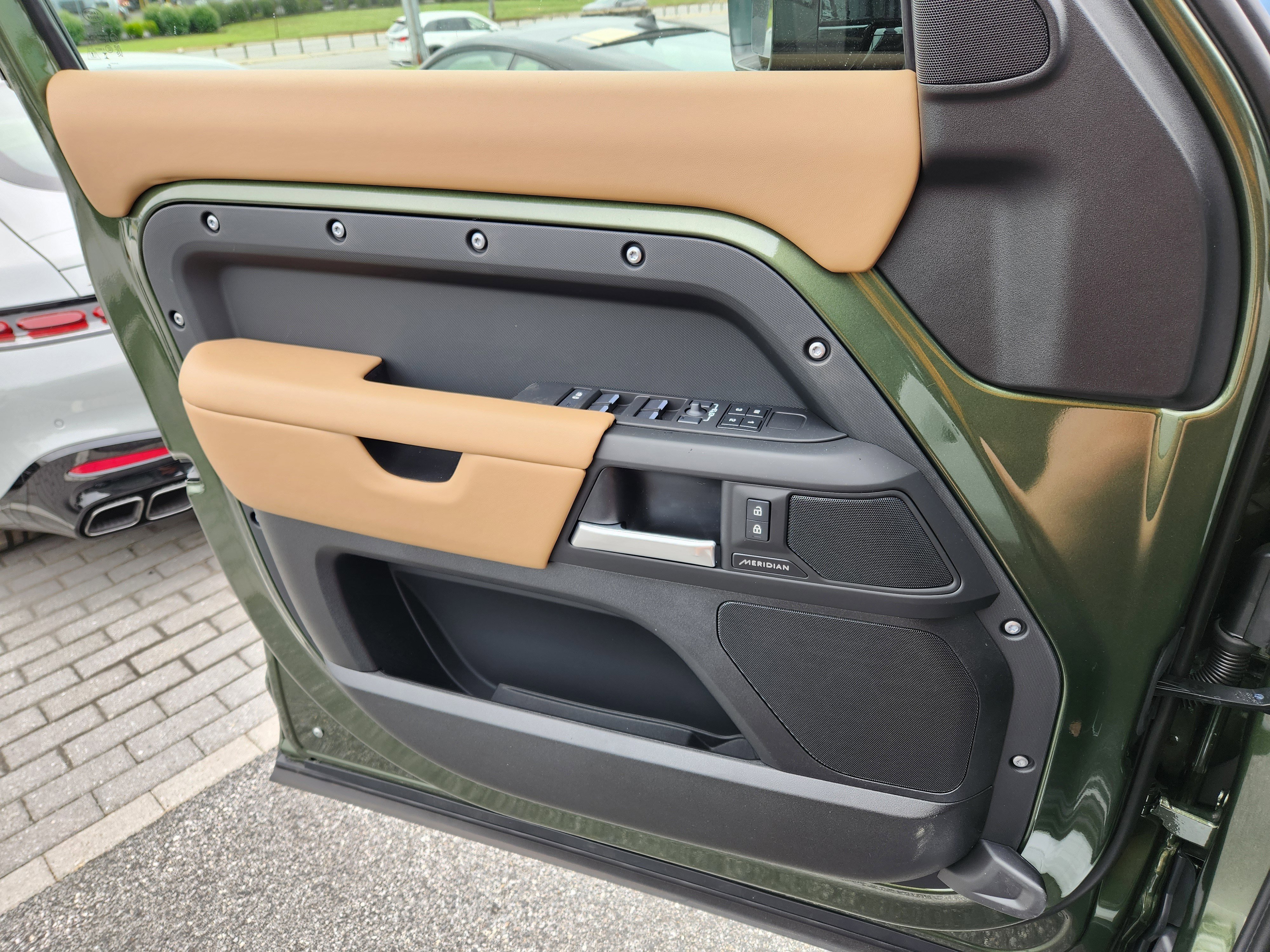New 2026 Woolstone Green LAND ROVER S image 16