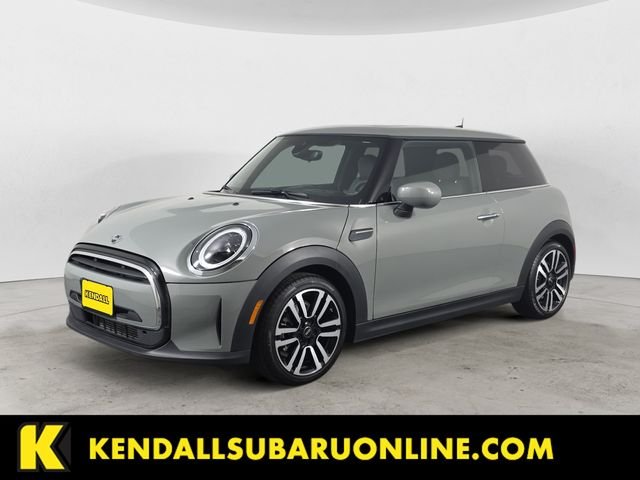 2023 MINI Hardtop Cooper's photo