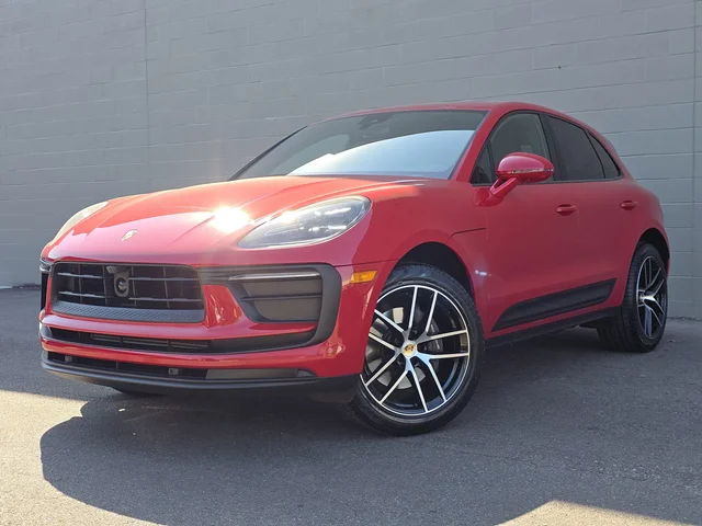 2025 Porsche Macan T's photo