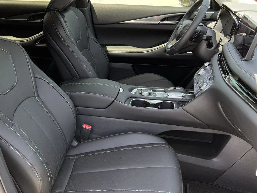 New 2027 RADIANT WHITE INFINITI Luxe FWD image 23