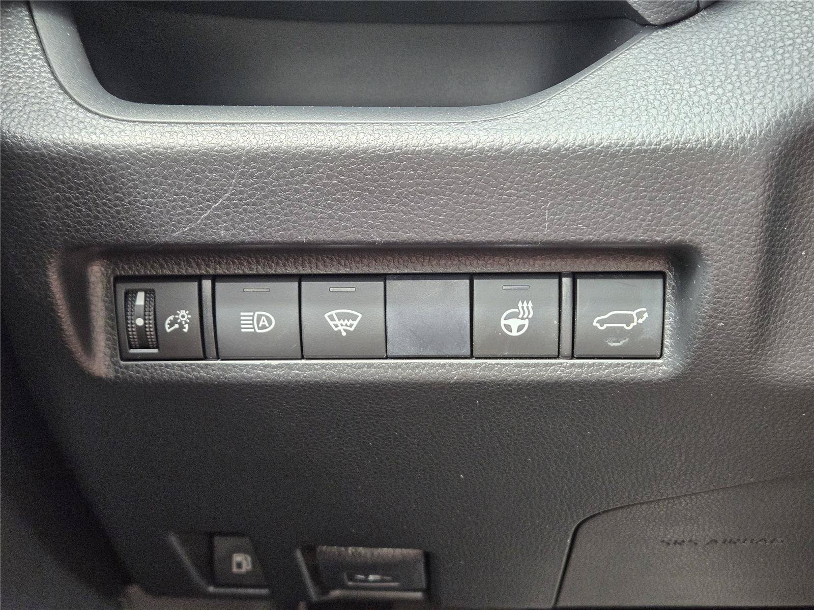 2020 Toyota RAV4 XSE - Photo 22