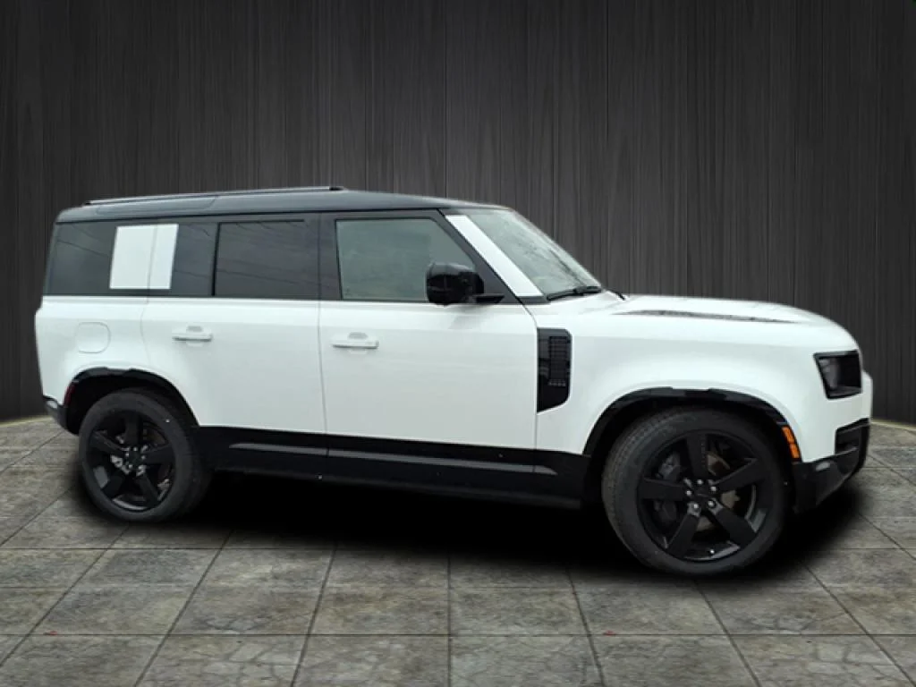 New 2026 Fuji White LAND ROVER X-Dynamic SE image 2