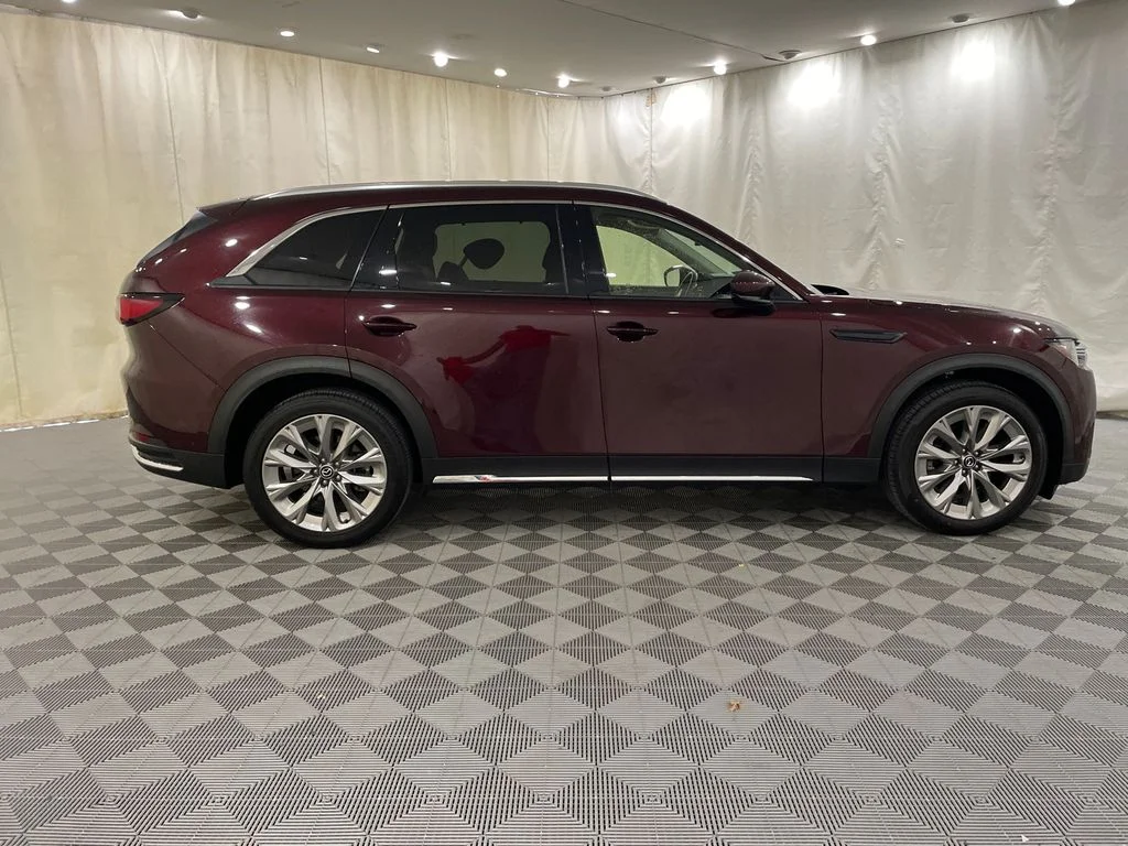 Used 2024 Artisan Red Premium Mazda 3.3 Turbo Premium image 5