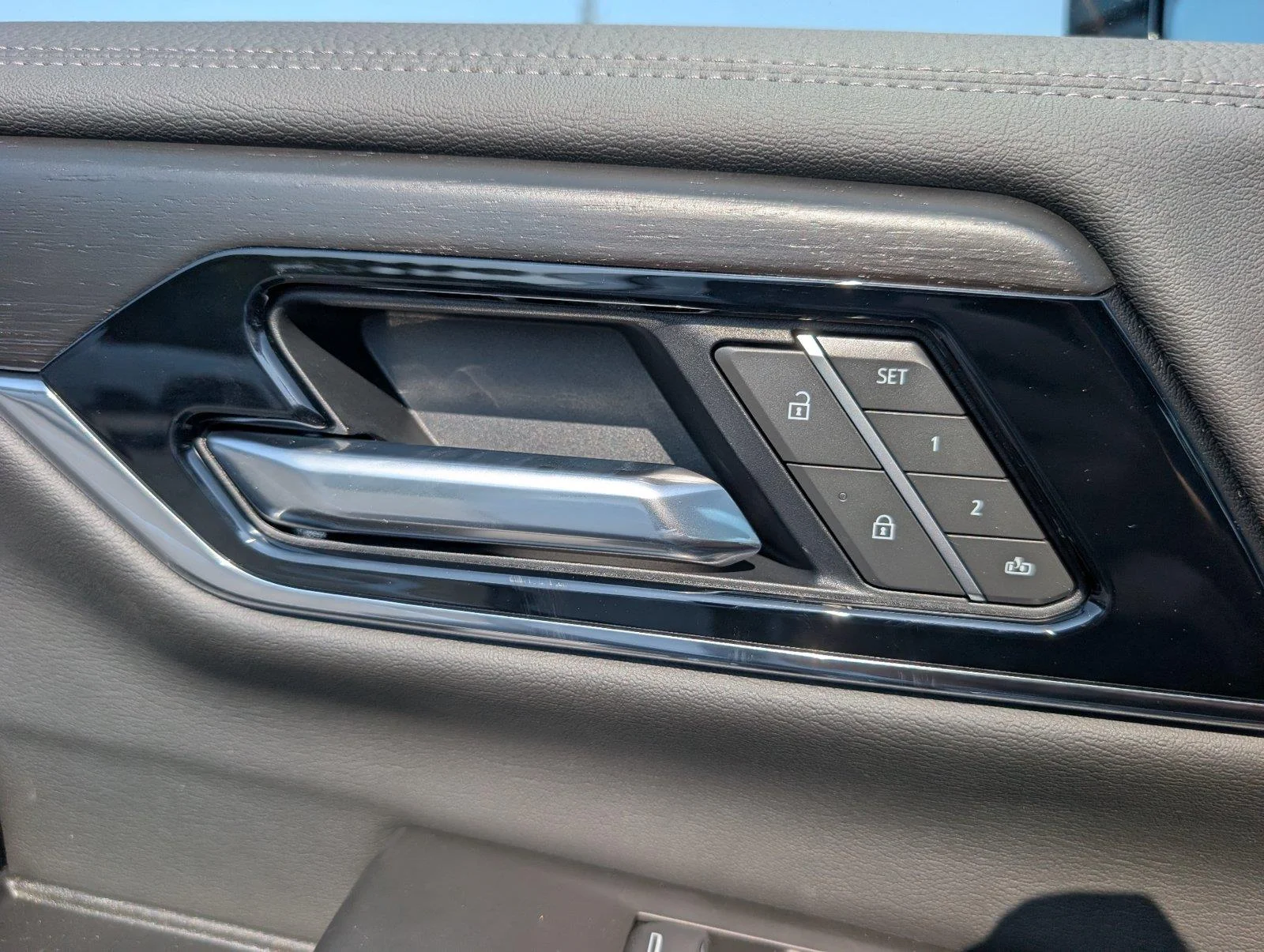 New 2026 Titanium Rush Metallic GMC Denali image 31