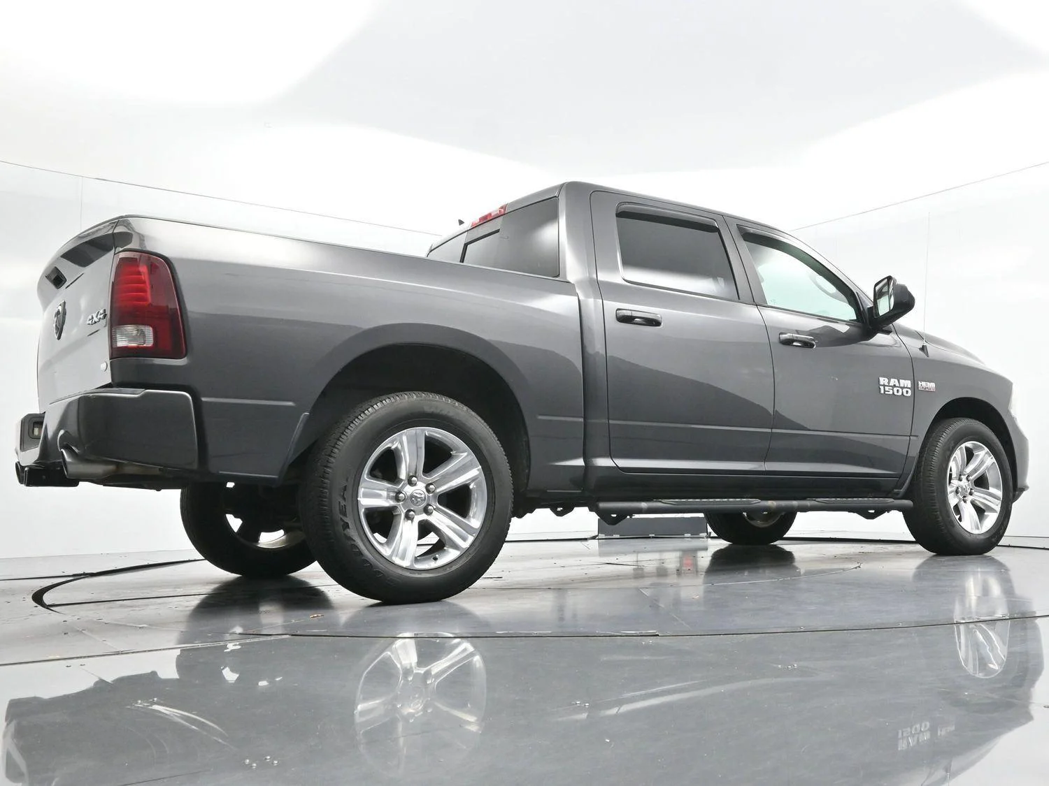 Used 2017 Granite Crystal Metallic Clearcoat Ram Sport image 47