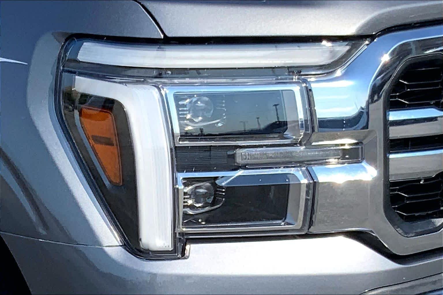 Used 2024 Carbonized Gray Metallic Ford LARIAT image 24