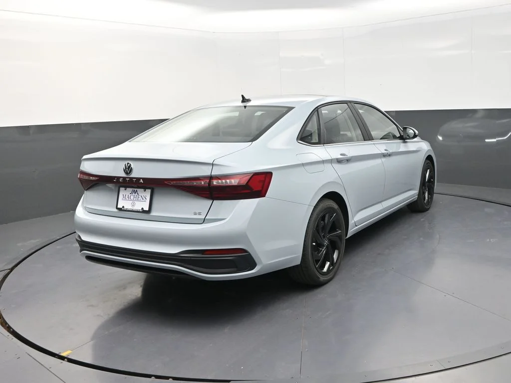2026 Volkswagen Jetta SE - Photo 10
