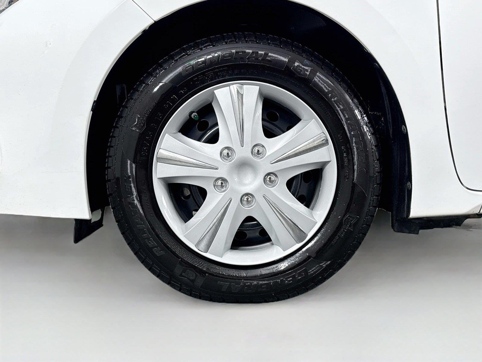 Used 2018 Super White Toyota L image 36