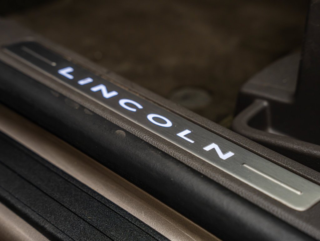 Used 2020 Iced Mocha Lincoln Reserve image 31