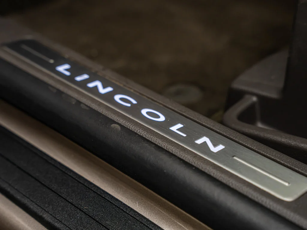 Used 2020 Iced Mocha Lincoln Reserve image 31