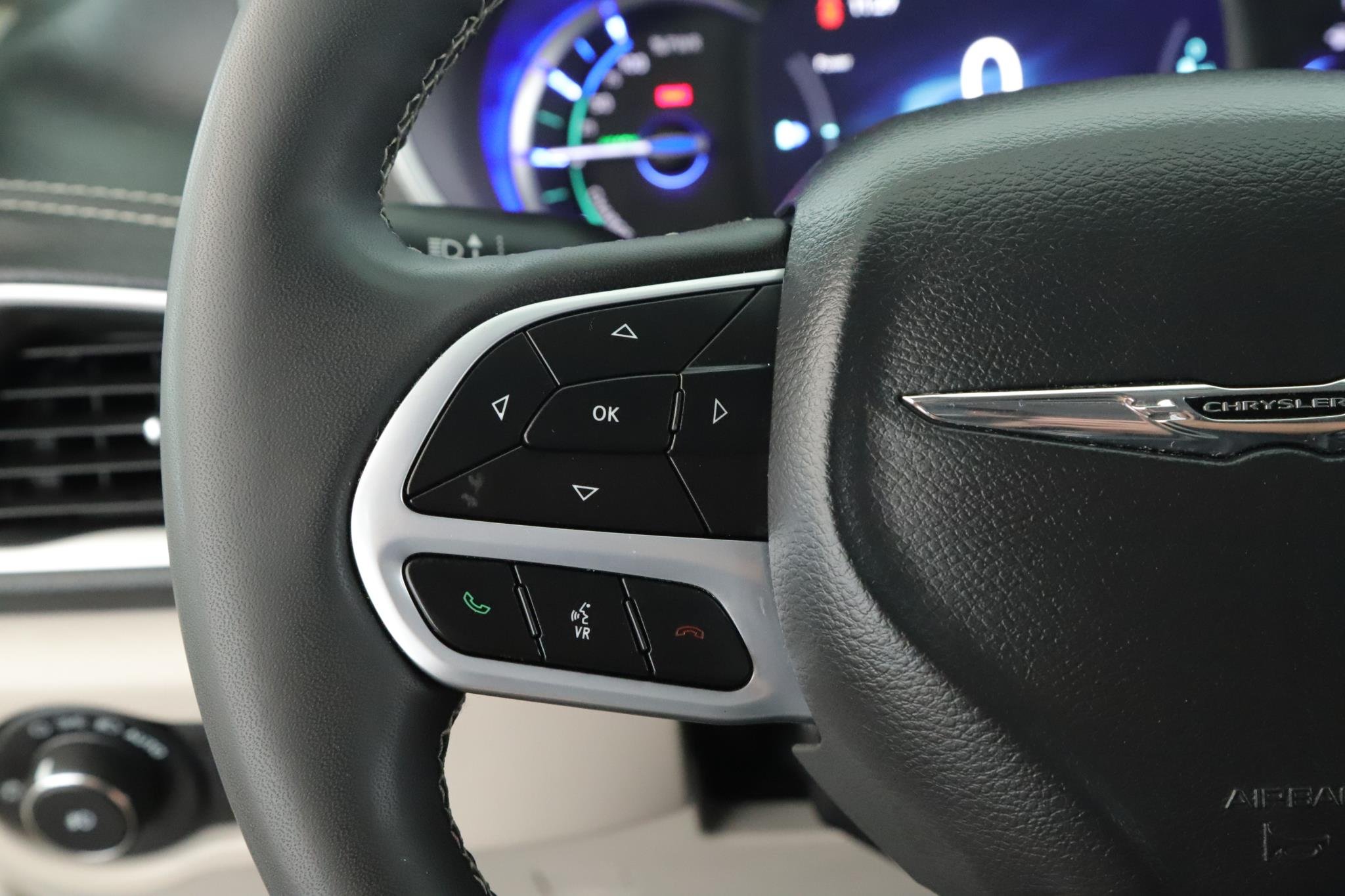 2022 Chrysler Pacifica Hybrid Touring L - Photo 9