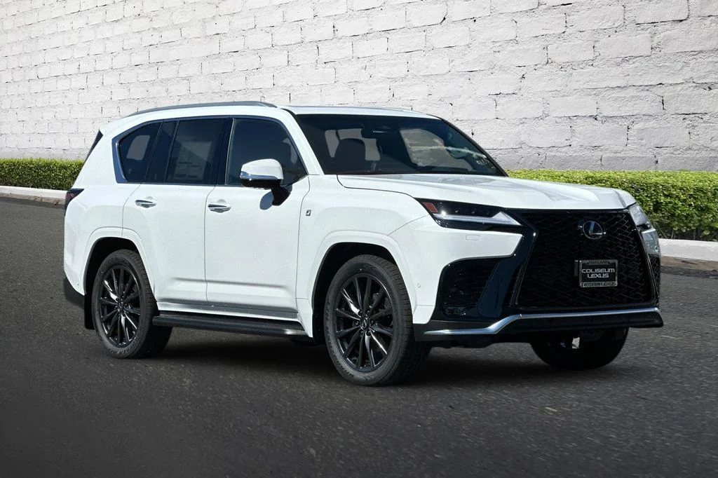 2026 Lexus LX 700h F-Sport - Photo 2