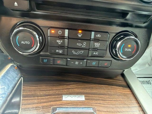 Used 2015 Ingot Silver Metallic Ford Lariat image 27